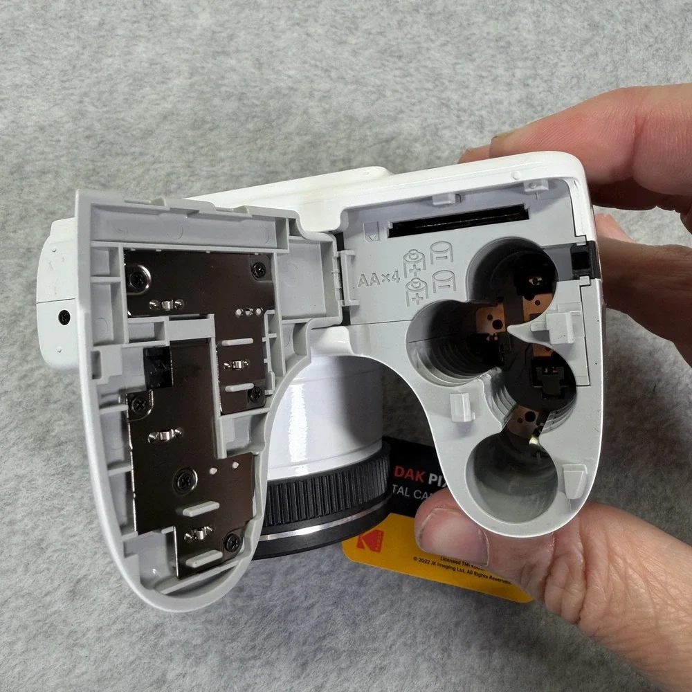 KODAK AZ255 PIXPRO 25x Optical Zoom Digital Camera White FOR PARTS